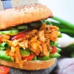 vegan pulled pork burger jackfruit basis | Vegan “pulled pork” Burger auf Jackfruit Basis | Ein Bild von a journey to ourselves