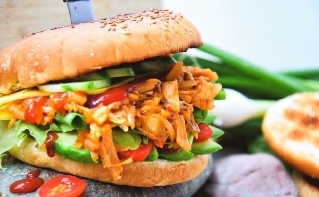 vegan pulled pork burger jackfruit basis | Vegane Rezepte | Ein Bild von a journey to ourselves